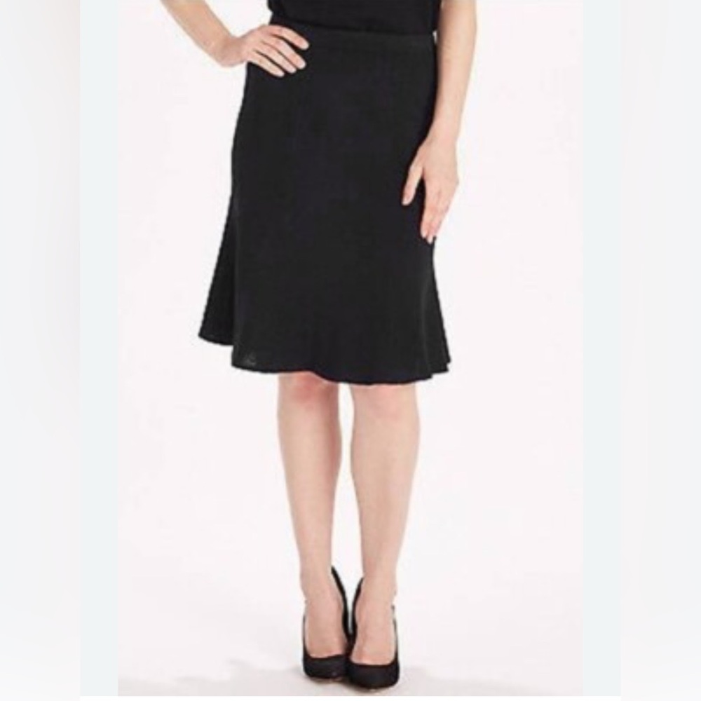 St. John caviar Santana Black Knit flare pull on Skirt size 16